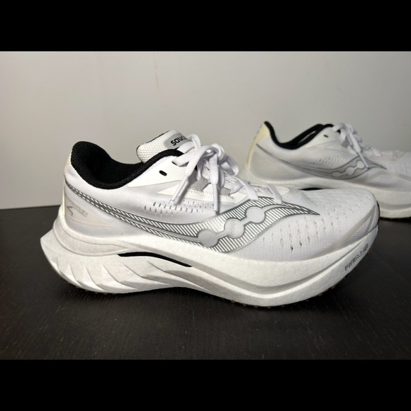 Saucony Endorphin Speed 4 Running Shoes Sneakers White/Gum Mens 7.5 - Picture 1 of 16